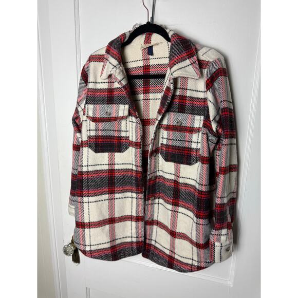 Universal Thread Brushed Flannel Red Plaid Oversized Shacket Shirt Jacket Small - Picture 7 of 7